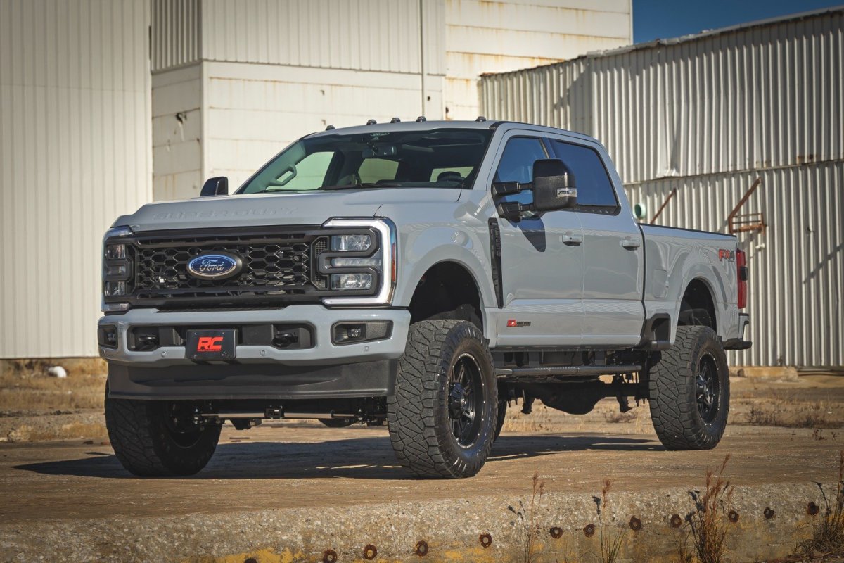 Ford F-250 Super Duty Suspension Lift Kit - Front - Rough Country - 6 Inch Lift | C/O V2 - '23-'25